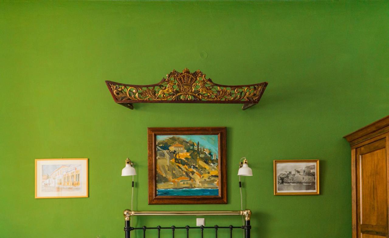 Rafalias Mansion Идра Номер фото